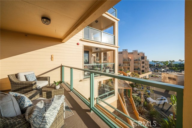 130 The Village, Redondo Beach, California 90277, 2 Bedrooms Bedrooms, ,2 BathroomsBathrooms,Residential,Sold,The Village,SB24177868