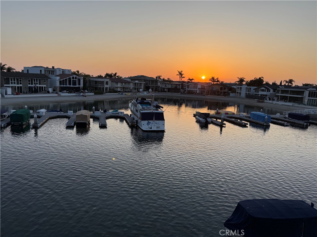 https://media.crmls.org/medias/24751366-584a-4a13-a6af-8d509a87ff9f.jpg?preset=X-Large