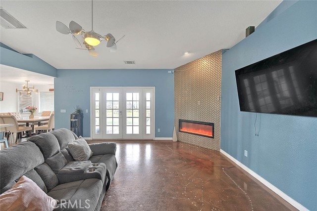 Detail Gallery Image 15 of 75 For 11077 Valle Vista Rd, Phelan,  CA 92371 - 5 Beds | 3/1 Baths