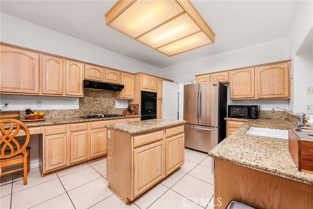 42153 Parkmont Drive, Lancaster CA: https://media.crmls.org/medias/2476463f-0f13-4551-9f6b-edec5375f53e.jpg