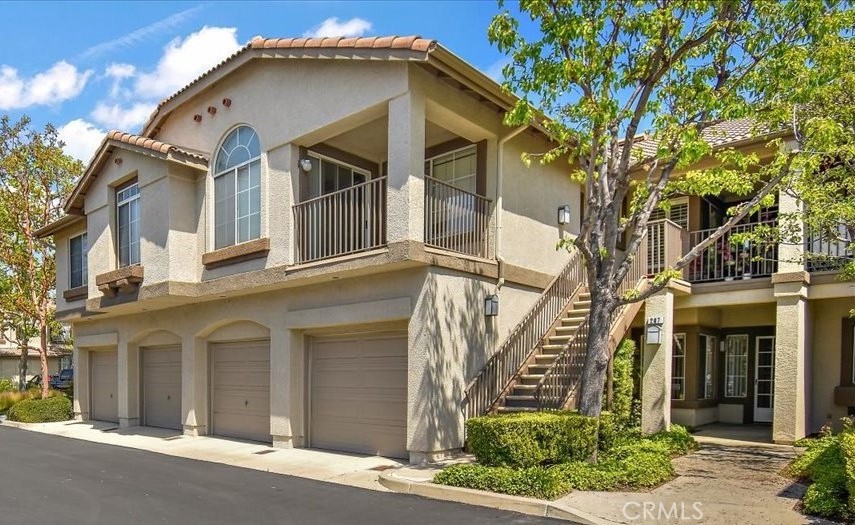 Highly sought after Salerno Neighborhood in Foothill Ranch.   SINGLE level unit and wheelchair accessible.  Open floor plan features large living room with fireplace.  Kitchen with breakfast bar.  Dining area with floor to ceiling cabinets. Sling glass door leads to a large patio & full-size laundry closet.  Spacious bedroom with mirrored closet.  One car finished garage.  Plenty of unassigned parking areas for guests.   The community features a gated pool/spa area, BBQs, lush greenbelts & mature trees.   The Foothill Ranch Association gives you access to a newly renovated clubhouse, pool/spa, and kids pool at 27021 Burbank, Foothill Ranch.   Nearby is a large city park and the 2500 acres of Whiting Ranch for hiking & biking.  Right down the hill, you can find lots of shopping, dining, and entertainment. Close to the 241 toll roads and approximately 5 miles from I-5/I-405.  EZ access to the Irvine Spectrum.