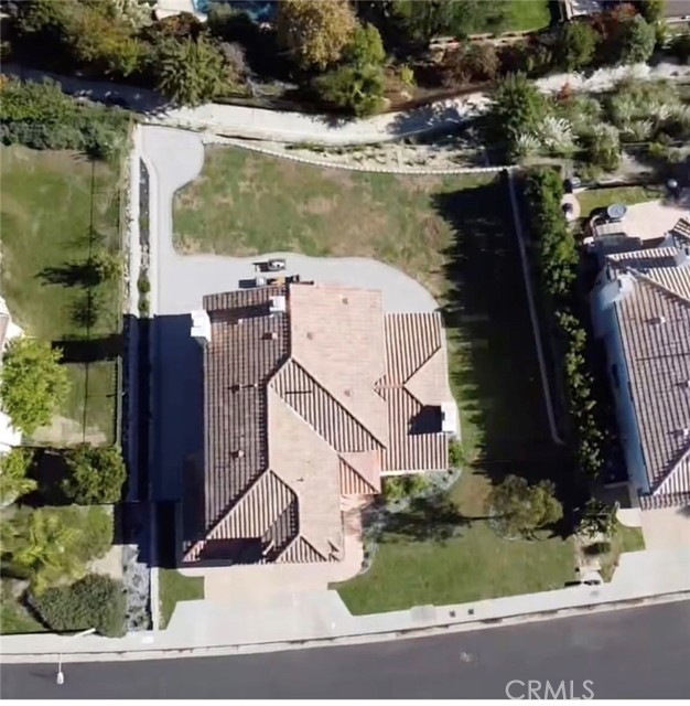 Detail Gallery Image 2 of 13 For 5928 Vista De La Luz, Woodland Hills,  CA 91367 - 5 Beds | 5 Baths