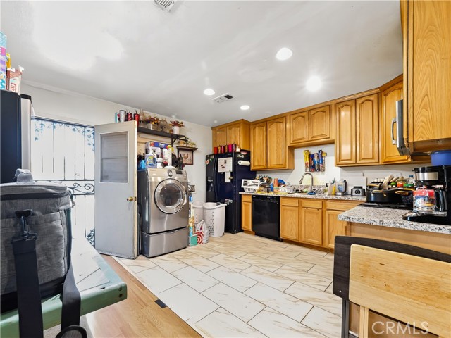 Detail Gallery Image 13 of 27 For 24058 Atwood Ave, Moreno Valley,  CA 92553 - 2 Beds | 1/1 Baths