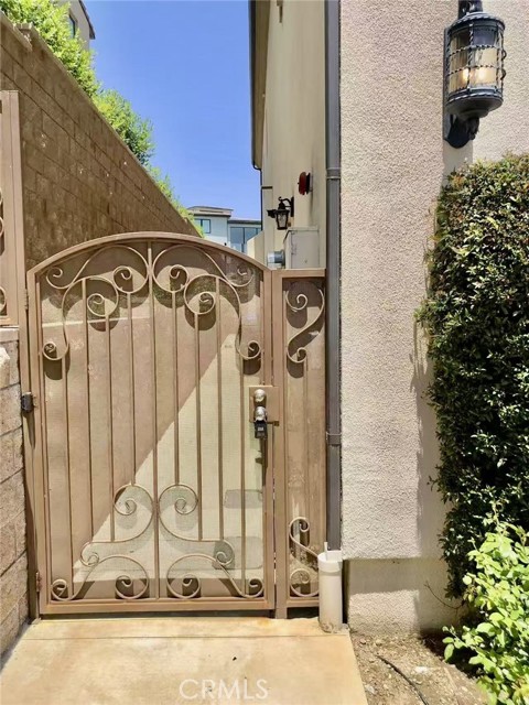 11716 N Manchester Way, Porter Ranch CA: https://media.crmls.org/medias/2477bca6-4a10-4ecd-b54f-96fcdb4e85e3.jpg