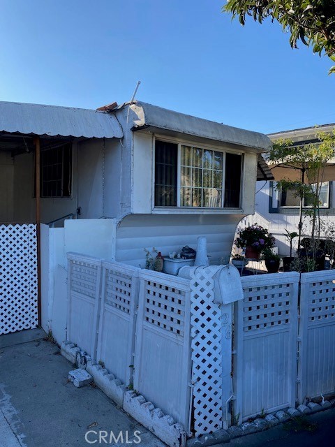 Detail Gallery Image 3 of 15 For 2767 W 1st St #26,  Santa Ana,  CA 92703 - 1 Beds | 1 Baths