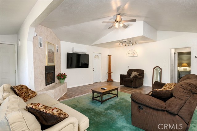 Detail Gallery Image 6 of 46 For 3332 Country Club Dr, Lucerne,  CA 95458 - 2 Beds | 1/1 Baths