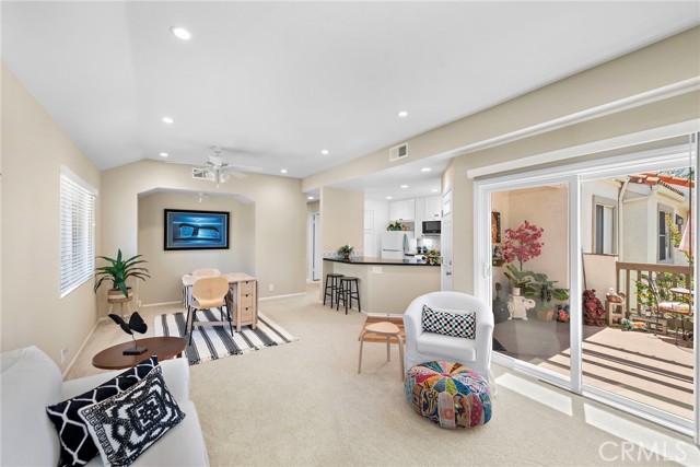 25 Via Tortuga, Rancho Santa Margarita CA: https://media.crmls.org/medias/24796848-191b-4a25-aa7f-dcbb39a63e9f.jpg
