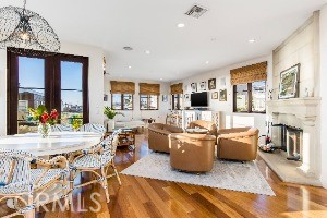 Detail Gallery Image 5 of 19 For 320 33rd, Manhattan Beach,  CA 90266 - 3 Beds | 4 Baths