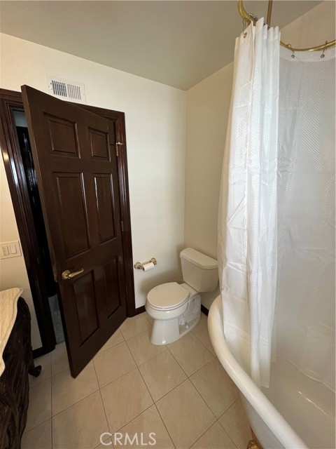 Downstairs hallway bath with claw tub/shower