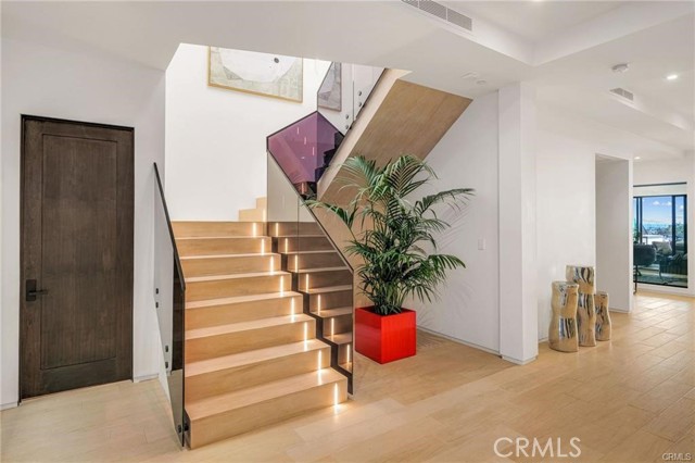 Detail Gallery Image 25 of 58 For 1207 Dolphin Ter, Corona Del Mar,  CA 92625 - 6 Beds | 6/2 Baths