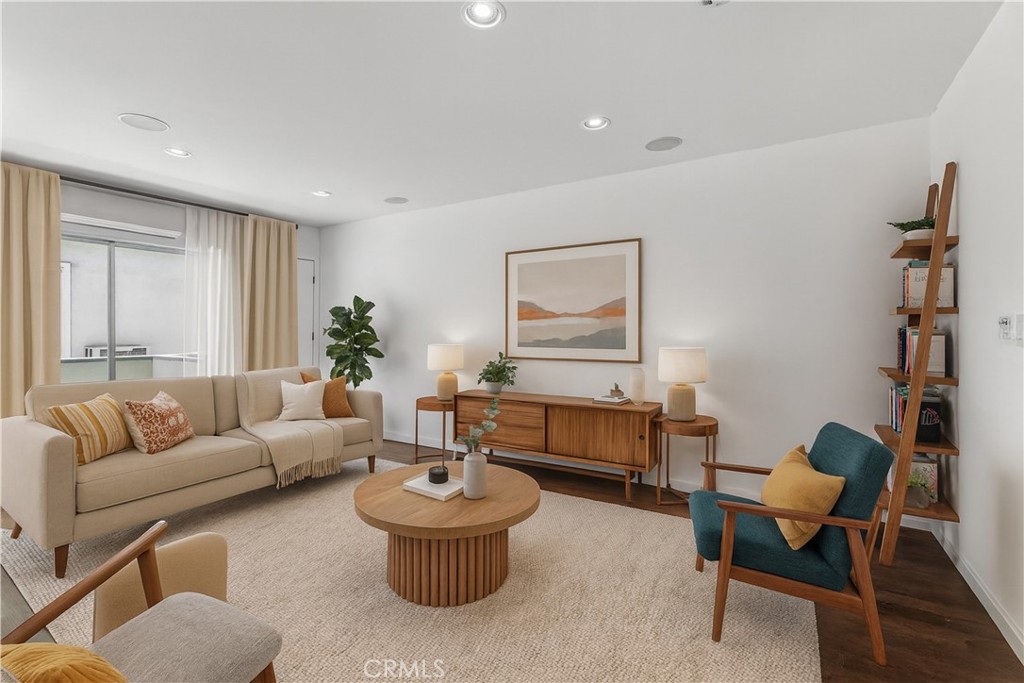 1411 N Hayworth Avenue #15