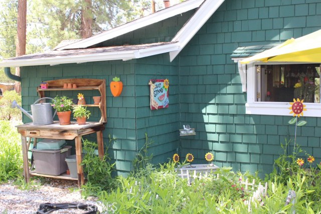 41191 Pennsylvania Avenue, Big Bear Lake CA: https://media.crmls.org/medias/247c82fd-8a6e-4020-ad87-e22d11304fdc.jpg