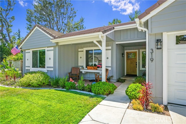 319 Cheerful Court, Simi Valley CA: https://media.crmls.org/medias/247e1f63-927a-468f-b8d2-6a6c501f25a1.jpg