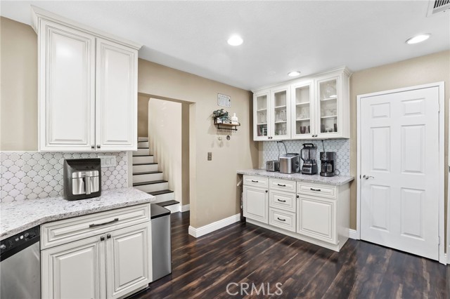 Detail Gallery Image 3 of 22 For 2225 Indigo Hills Dr #3,  Corona,  CA 92879 - 3 Beds | 2/1 Baths