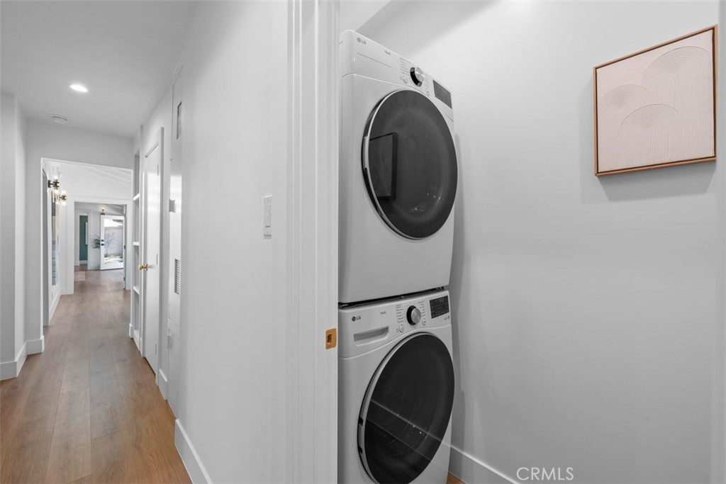 https://media.crmls.org/medias/247eb804-7d5b-42c2-8c7c-23d547bcac53.jpg?preset=X-Large