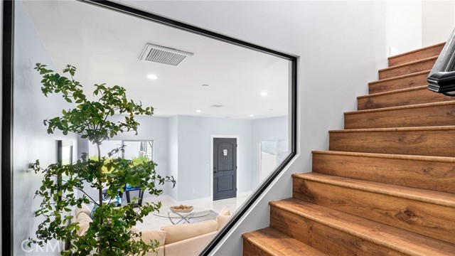 Detail Gallery Image 17 of 48 For 420 S Hill St, Orange,  CA 92869 - 4 Beds | 3/1 Baths