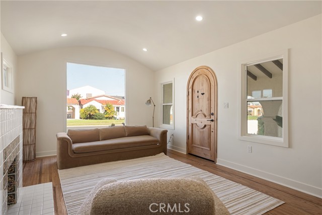 Detail Gallery Image 10 of 49 For 2014 W 84th St, Los Angeles,  CA 90047 - 3 Beds | 2 Baths