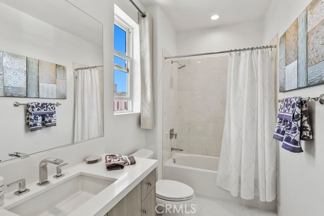 20042 W Mersey Lane, Porter Ranch CA: https://media.crmls.org/medias/247f721c-ebcf-409f-bd1b-c4e5f183e155.jpg