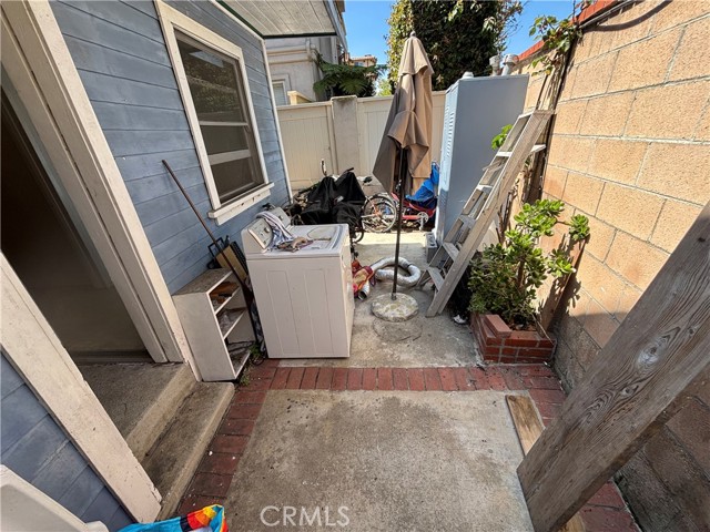 218 N Broadway, Redondo Beach CA: https://media.crmls.org/medias/247fa7c9-aded-40e2-ac9c-29620125fec5.jpg