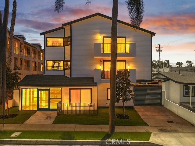 1410 Coranado Avenue, Long Beach CA: https://media.crmls.org/medias/247fc4c1-9aa5-468c-8068-651352be75b3.jpg