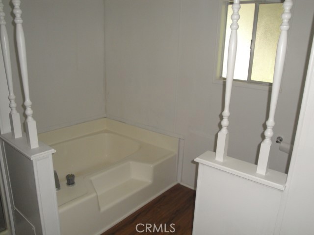 https://media.crmls.org/medias/24800e5f-f34e-42da-9b91-6e473a779394.jpg?preset=X-Large