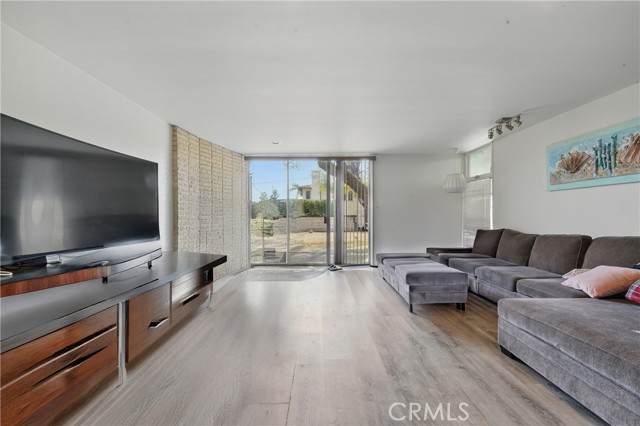 Detail Gallery Image 5 of 31 For 1320 23rd St, Manhattan Beach,  CA 90266 - 3 Beds | 2 Baths