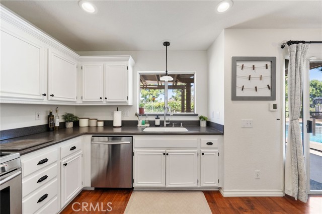 Detail Gallery Image 17 of 59 For 43540 Corte Benisa, Temecula,  CA 92592 - 3 Beds | 2/1 Baths