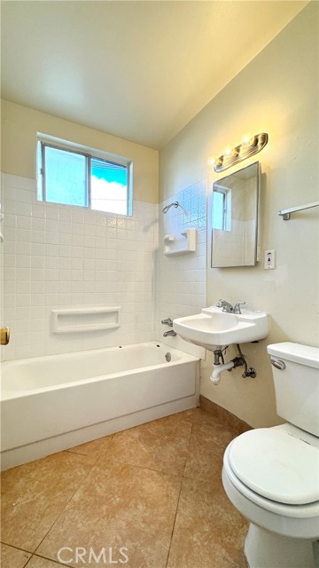 Detail Gallery Image 11 of 16 For 262 Garnet Way #C,  Upland,  CA 91786 - 2 Beds | 1 Baths