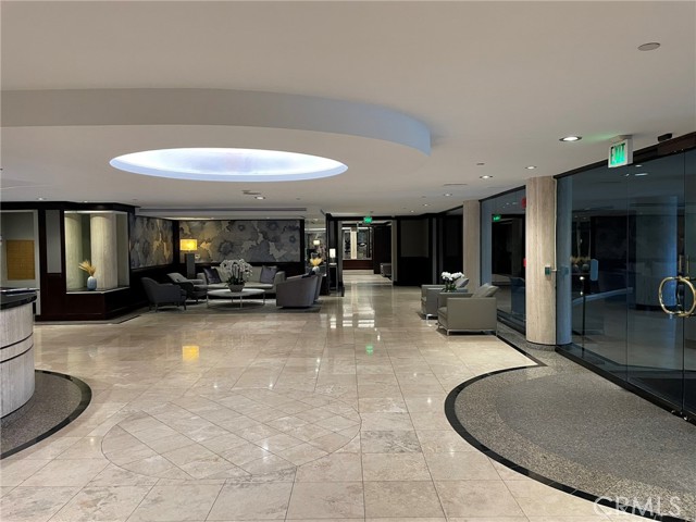 Detail Gallery Image 2 of 32 For 200 N Swall Dr #L252,  Beverly Hills,  CA 90211 - 2 Beds | 2 Baths