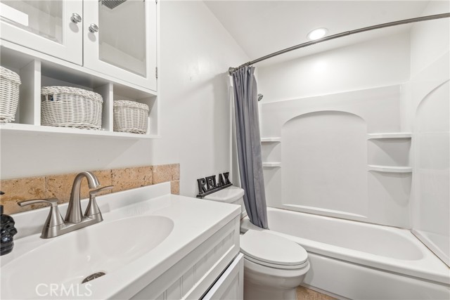 5893 Oak Knolls Road, Simi Valley CA: https://media.crmls.org/medias/2482547a-1a62-4b1d-a9a7-214bb069ce58.jpg