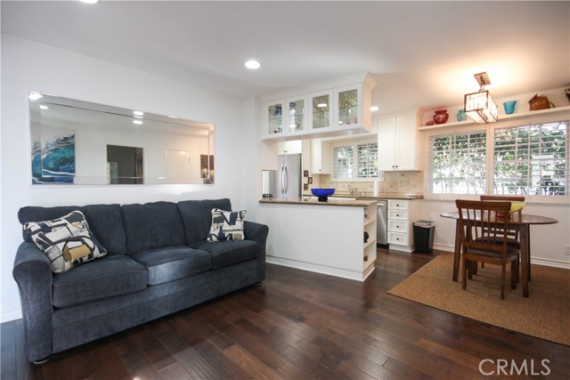 Detail Gallery Image 10 of 57 For 10211 Cliff Dr, Huntington Beach,  CA 92646 - 4 Beds | 3 Baths