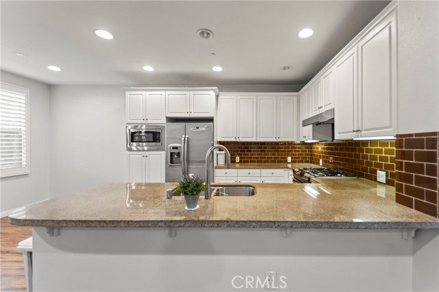 76 City Stroll, Irvine CA: https://media.crmls.org/medias/24829633-5cb4-4a22-8981-770c3032fa17.jpg