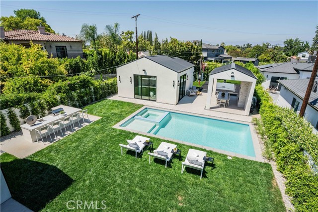 Detail Gallery Image 30 of 37 For 16711 Moorpark St, Encino,  CA 91436 - 6 Beds | 6/1 Baths