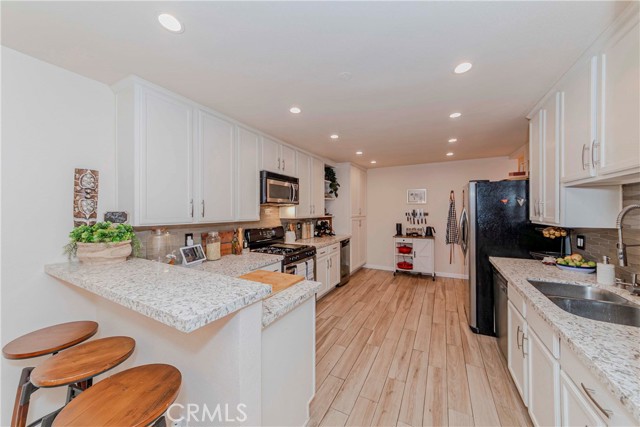 Detail Gallery Image 6 of 35 For 1940 N Highland, Los Angeles,  CA 90068 - 2 Beds | 2 Baths