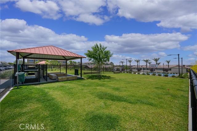 16650 Crocus Lane, Fontana CA: https://media.crmls.org/medias/248494e6-04a9-474b-be4d-210290717551.jpg