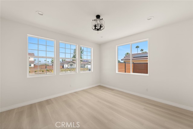 5978 Copperfield Avenue, Riverside CA: https://media.crmls.org/medias/2484a62f-c4f9-4b39-9854-f0115110101d.jpg