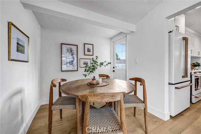 1035 Medford Road, Pasadena CA: https://media.crmls.org/medias/2485603b-84b4-48af-b38b-3bdec13ef3c7.jpg