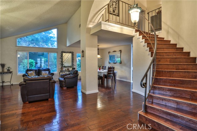 6073 Cameo Street, Rancho Cucamonga CA: https://media.crmls.org/medias/24875ca3-c6c7-4184-aa28-2eb3d4f51017.jpg