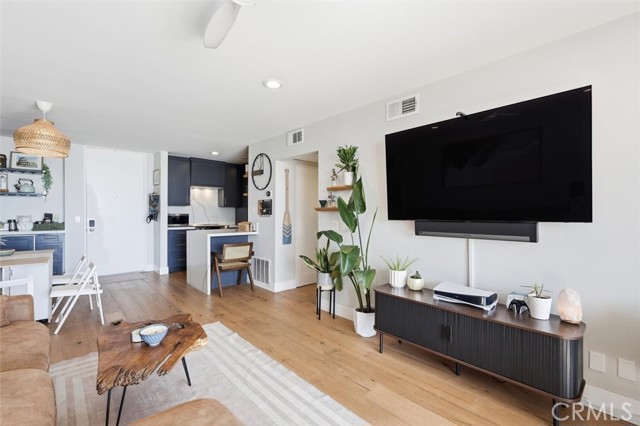 Detail Gallery Image 8 of 44 For 1140 E Ocean Blvd #141,  Long Beach,  CA 90802 - 1 Beds | 1 Baths
