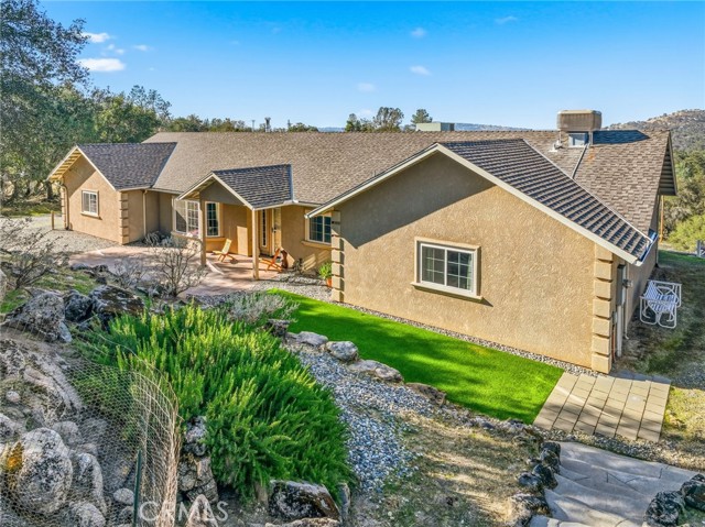 Detail Gallery Image 2 of 49 For 29913 Revis, Coarsegold,  CA 93614 - 4 Beds | 3 Baths