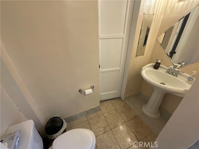 Detail Gallery Image 7 of 20 For 2085 Fashion Ave, Long Beach,  CA 90810 - 2 Beds | 1 Baths