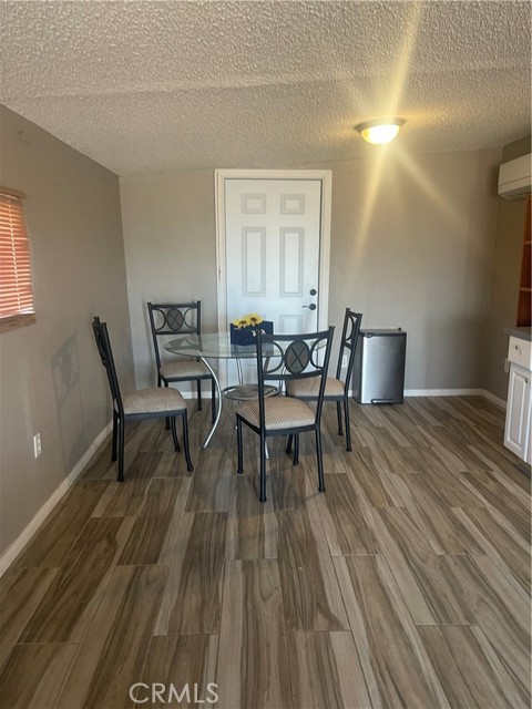 27172 Prospect Street, Boron CA: https://media.crmls.org/medias/2489e1a5-a45e-4724-86d3-3aa88e72d890.jpg
