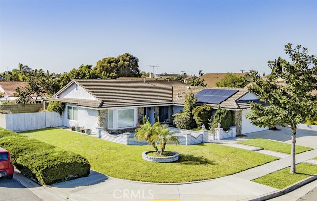 Detail Gallery Image 3 of 20 For 16457 Mount Newberry, Fountain Valley,  CA 92708 - 3 Beds | 2 Baths