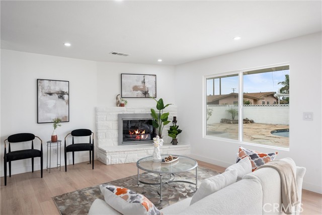 Detail Gallery Image 12 of 45 For 8771 La Grand Ave, Garden Grove,  CA 92841 - 3 Beds | 3 Baths