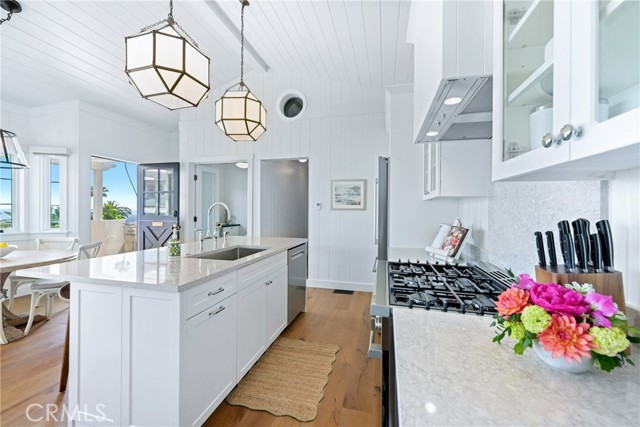 Detail Gallery Image 10 of 43 For 360 Cliff, Laguna Beach,  CA 92651 - 3 Beds | 3 Baths