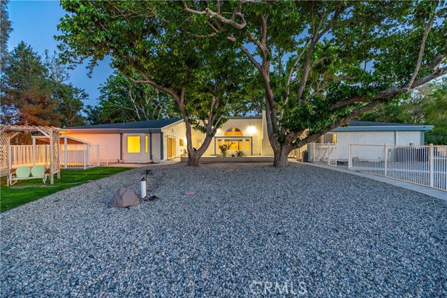 Detail Gallery Image 48 of 74 For 2755 W Avenue, Palmdale,  CA 93551 - 5 Beds | 3/1 Baths