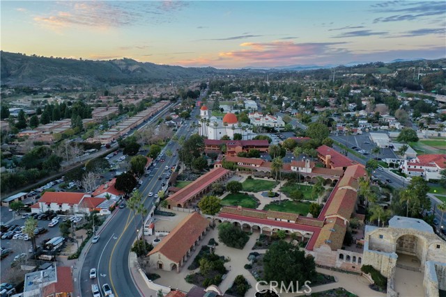 29522 Ridge Road, San Juan Capistrano CA: https://media.crmls.org/medias/248b3f67-86aa-4650-baa4-3ff637d8288d.jpg