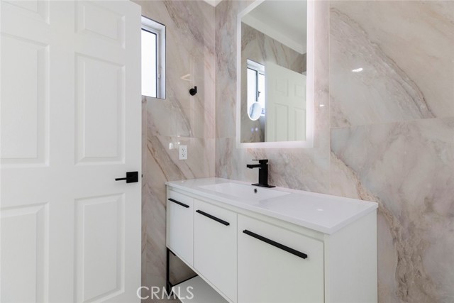 Detail Gallery Image 21 of 40 For 11110 Odell, Sunland,  CA 91040 - 4 Beds | 3 Baths