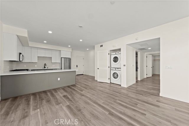 4850 Hollywood Boulevard, Hollywood CA: https://media.crmls.org/medias/248dce14-22b4-4928-992c-af60a0ecca74.jpg
