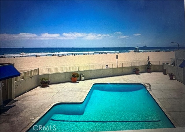 Detail Gallery Image 12 of 25 For 711 Pacific Coast #330,  Huntington Beach,  CA 92648 - 3 Beds | 2 Baths